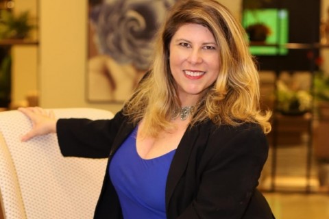 Vanessa Goulartt celebra 50 anos de vida e 40 de carreira em grande festa temática em São Paulo