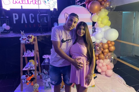 Mc Jhordan e Damaris celebram a chegada da filha Liz Maria com um encantador chá de bebê temático dos Looney Tunes Baby