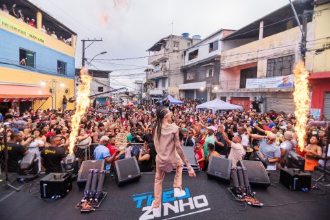 Com participações de João Gomes, Vitor Fernandes e Thiago Aquino, Theuzinho grava novo audiovisual em Feira de Santana
