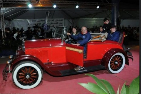 Chrysler celebra 100 anos e é destaque na edição especial do Encontro Brasileiro de Autos Antigos
